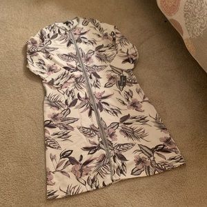 NWT Miss Elaine robe.